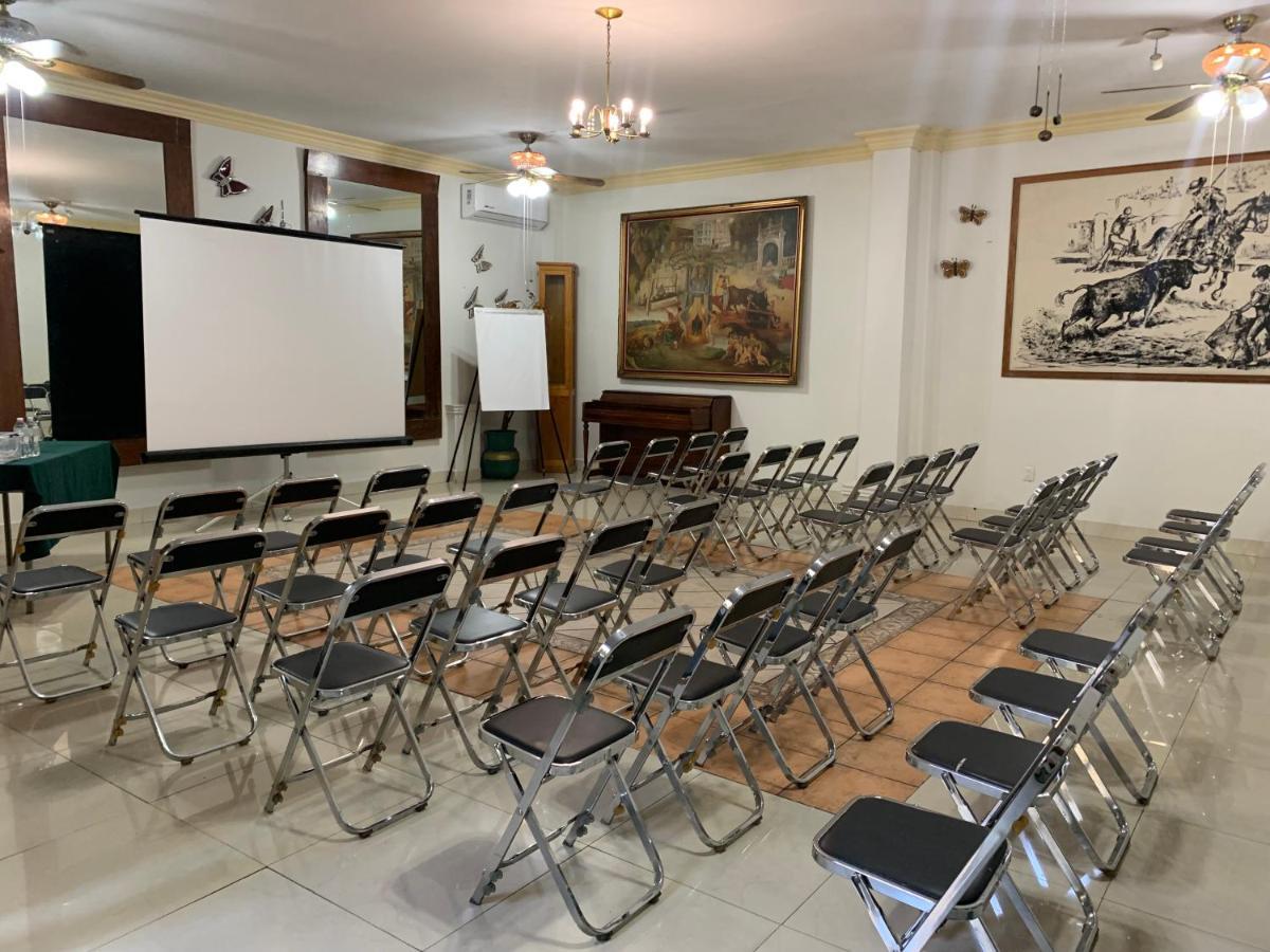 Hotel Inn Galerias Aguascalientes Zewnętrze zdjęcie