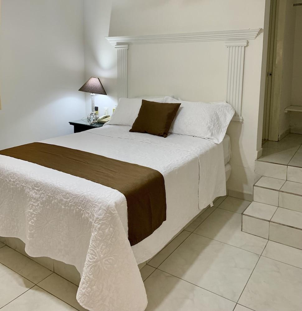 Hotel Inn Galerias Aguascalientes Zewnętrze zdjęcie
